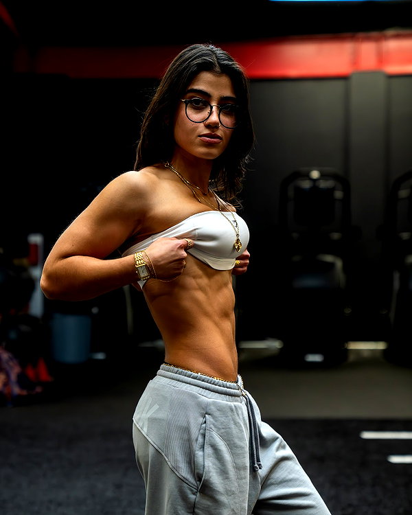 sarasaffari__ instagram image archive image