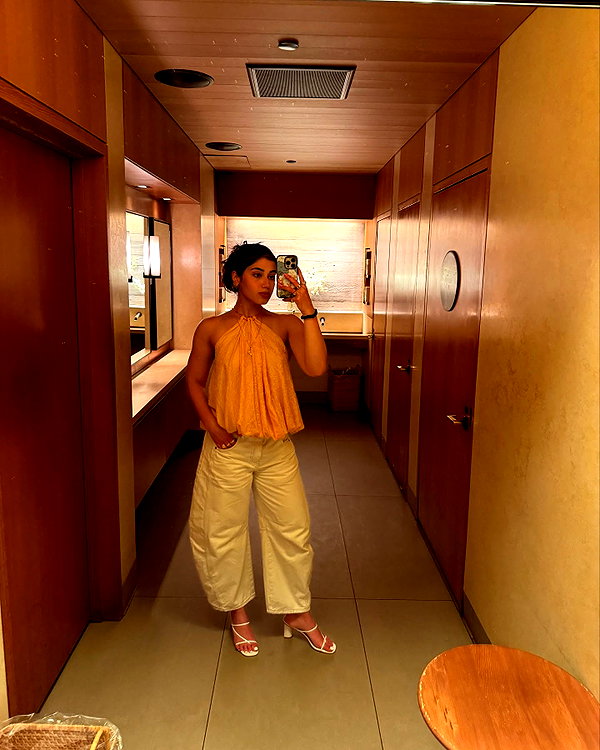 sarasaffari__ instagram image archive image