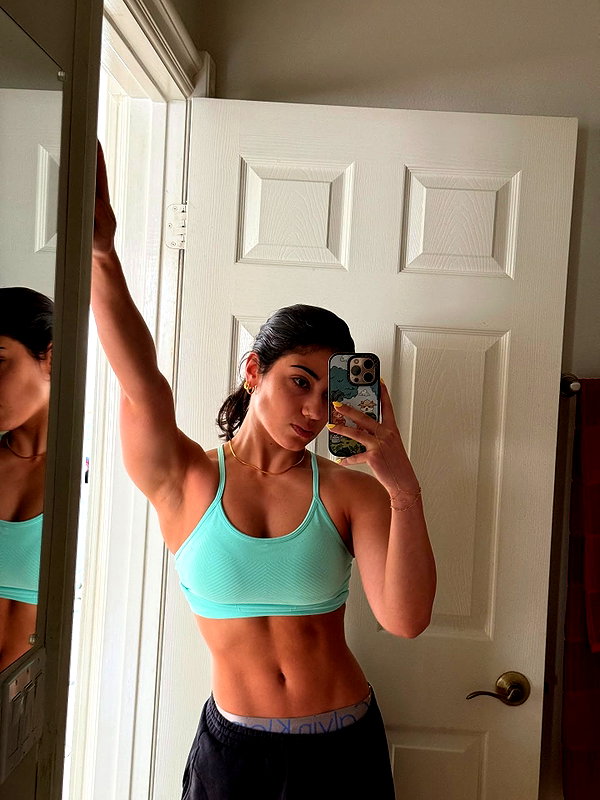 sarasaffari__ instagram image archive image