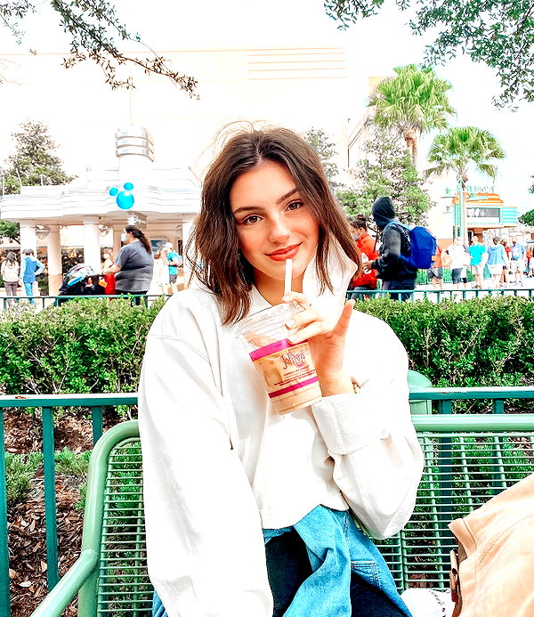 savannahraedemers instagram image archive image