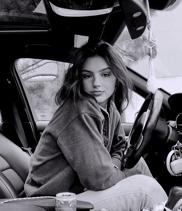 savannahraedemers instagram image archive image