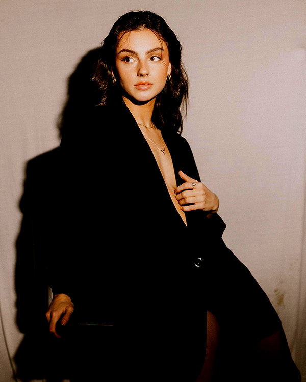 savannahraedemers instagram image archive image