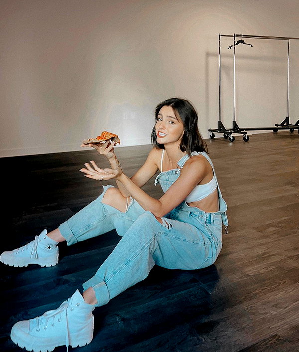 savannahraedemers instagram image archive image