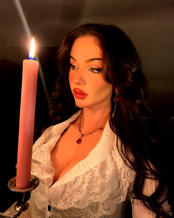 scarlettzofi instagram image archive image