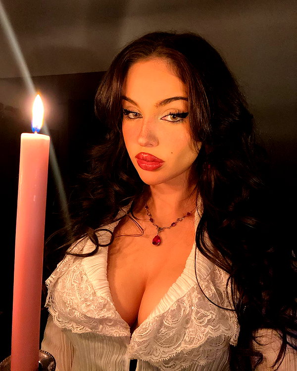 scarlettzofi instagram image archive image