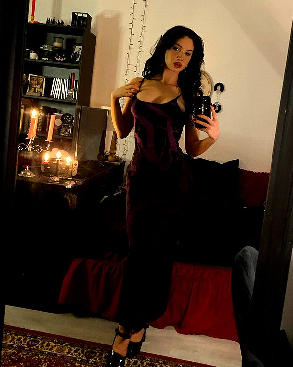 scarlettzofi instagram image archive image