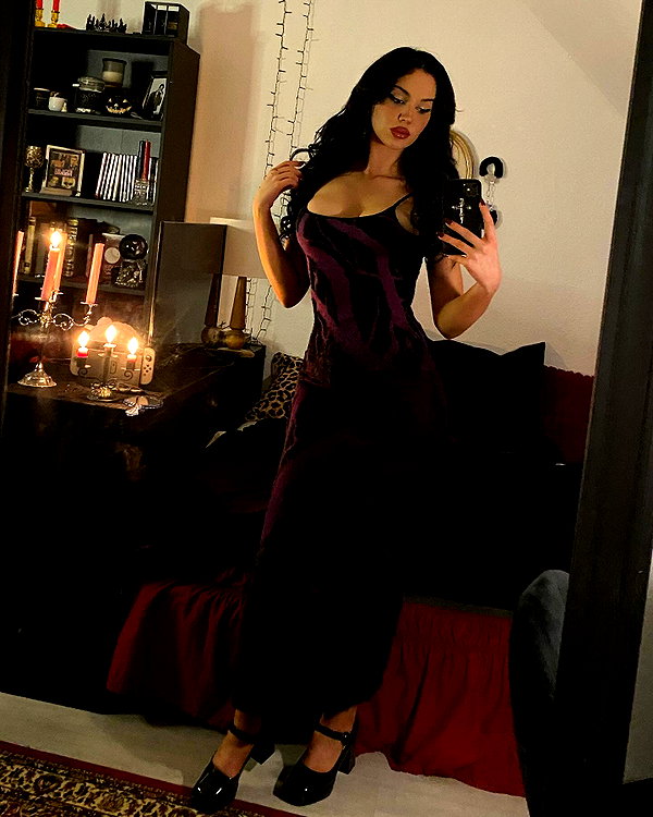 scarlettzofi instagram image archive image