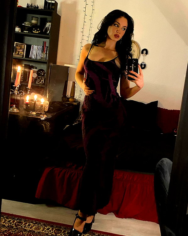 scarlettzofi instagram image archive image