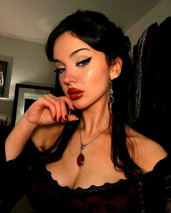 scarlettzofi instagram image archive image