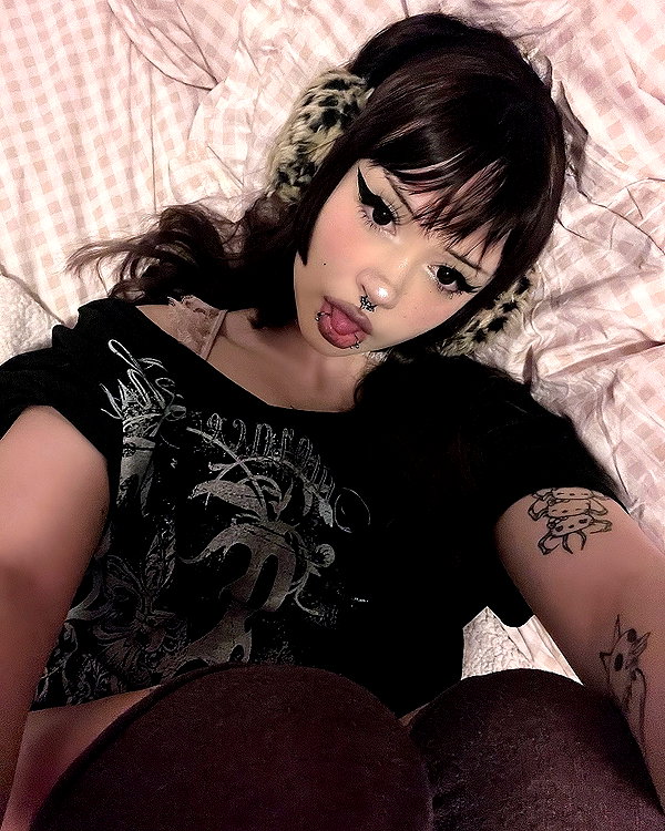 scruffydoomergirl instagram image archive image