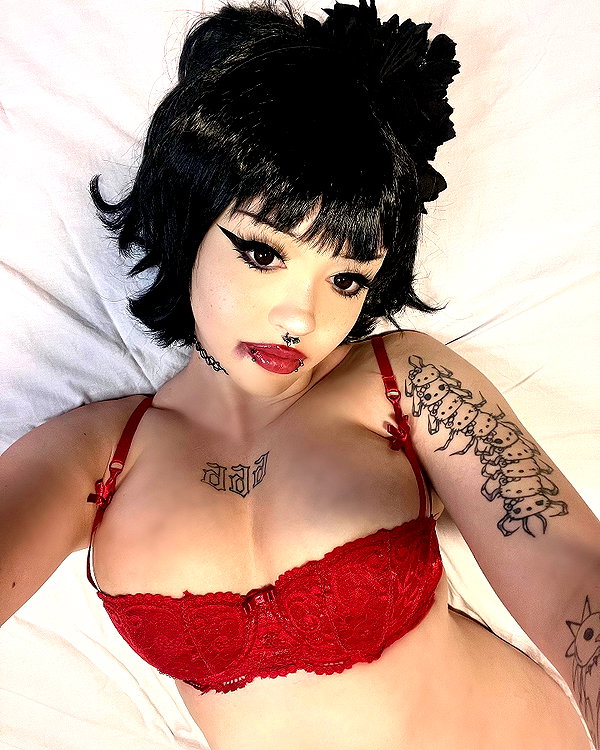 scruffydoomergirl instagram image archive image