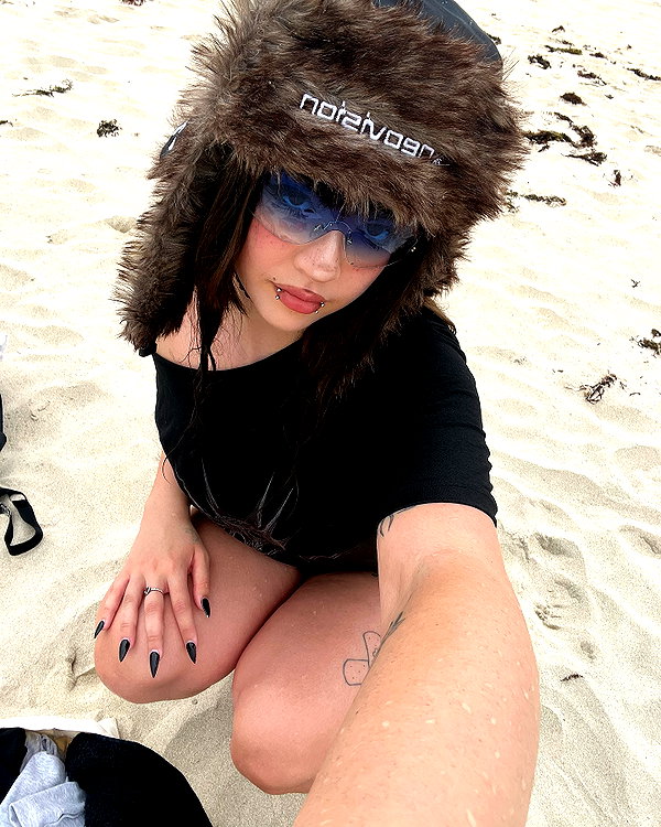 scruffydoomergirl instagram image archive image