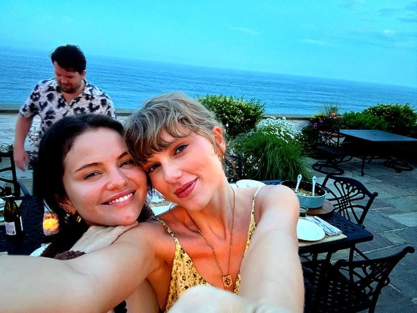 selenagomez instagram image archive image