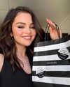 selenagomez Altpins Profile Picture