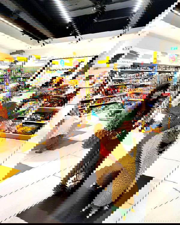 shanikaneko image ~ Altpins