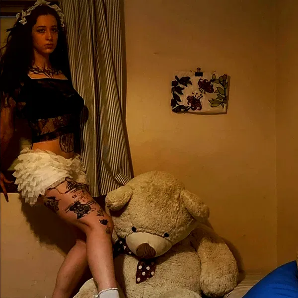 shayli_or shayli_or archive image