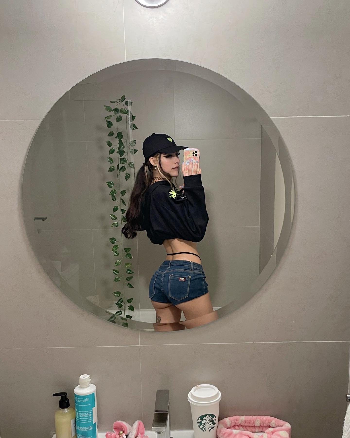 shunli__mei instagram image archive image