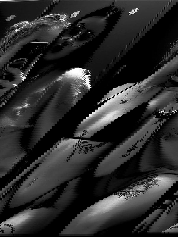 sina.njck sina.njck archive image