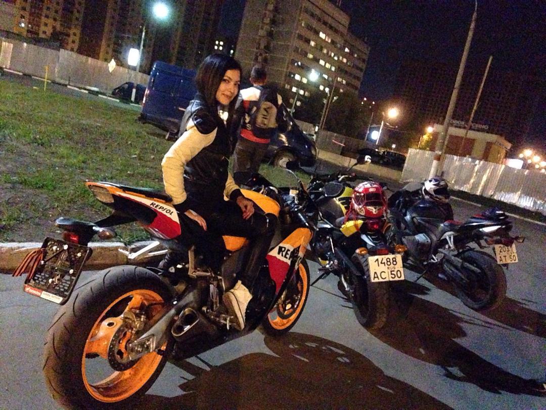 siyamore_ instagram image archive image