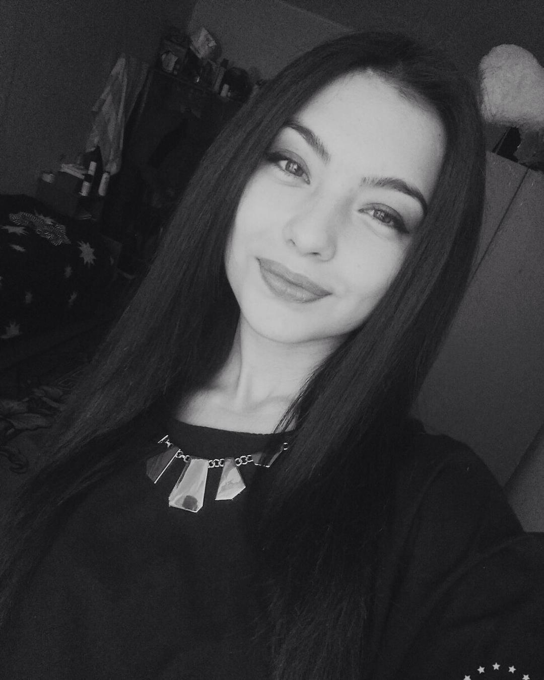 siyamore_ instagram image archive image