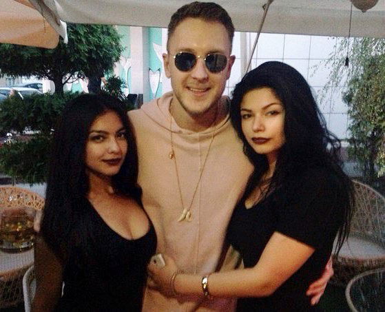 siyamore_ instagram image archive image