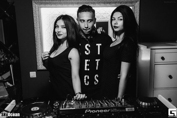 siyamore_ instagram image archive image