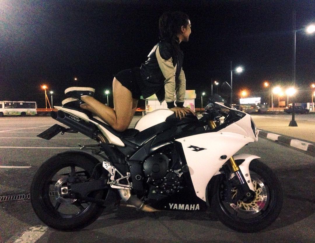 siyamore_ instagram image archive image