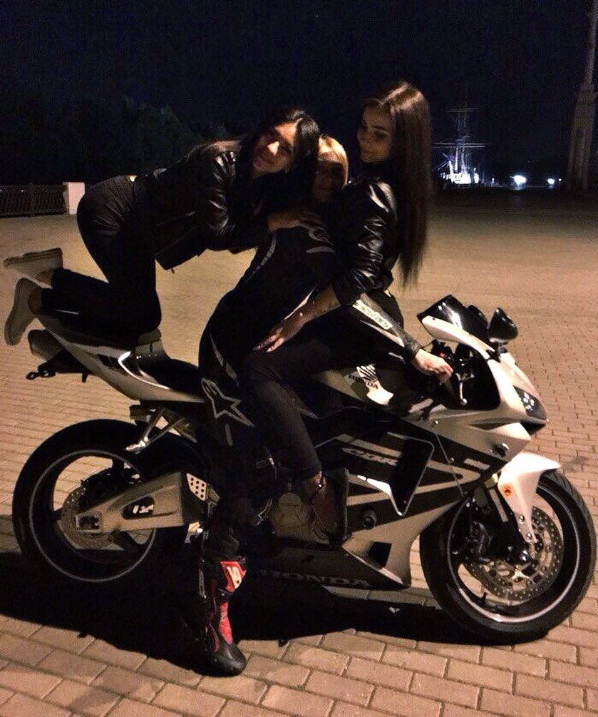 siyamore_ instagram image archive image