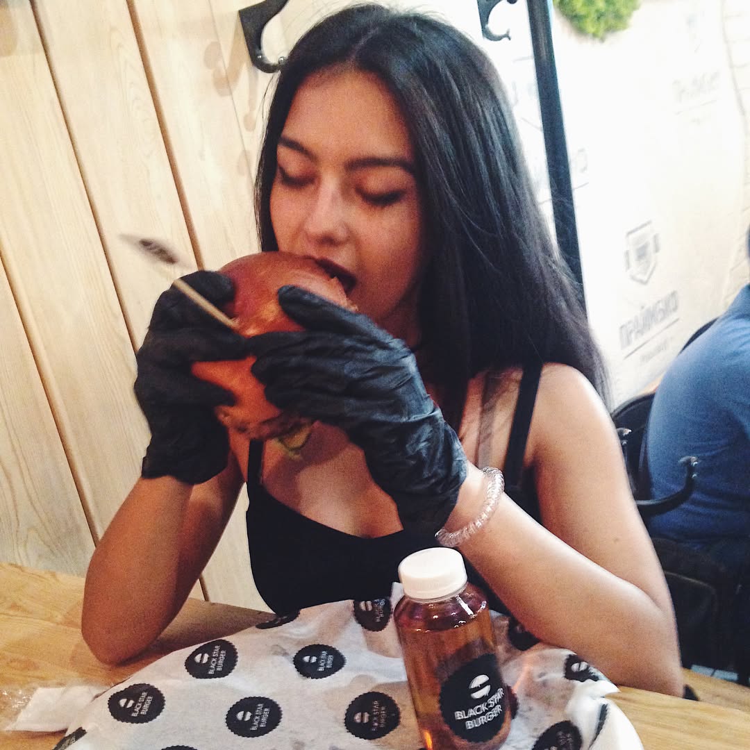 siyamore_ instagram image archive image