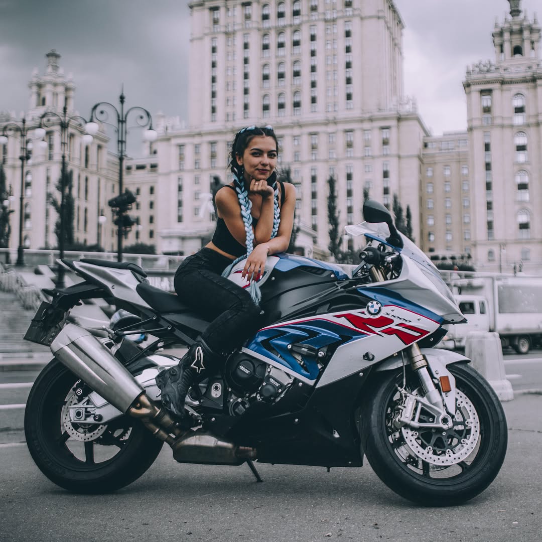 siyamore_ instagram image archive image