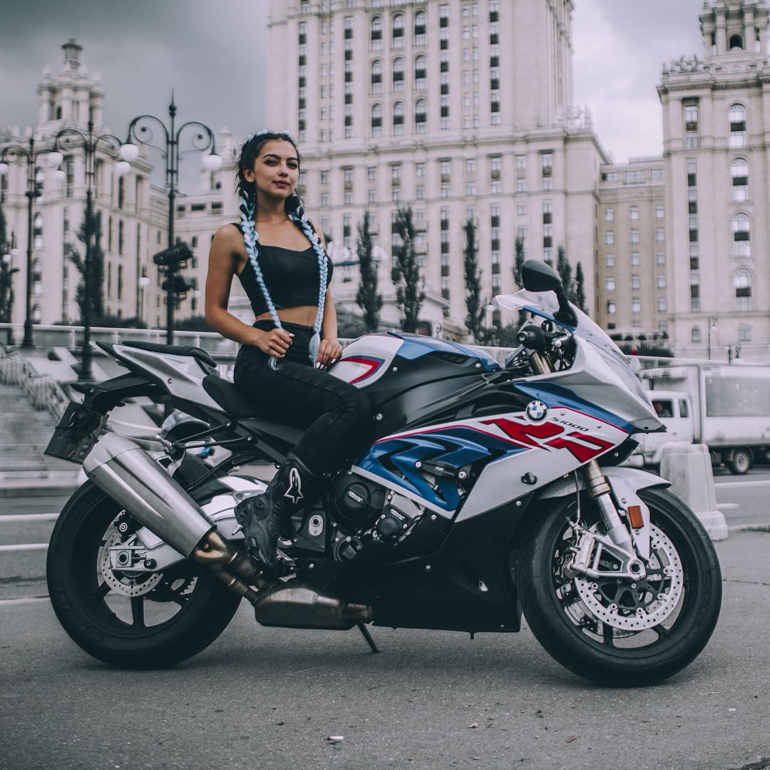 siyamore_ instagram image archive image