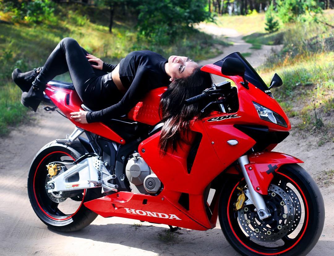 siyamore_ instagram image archive image