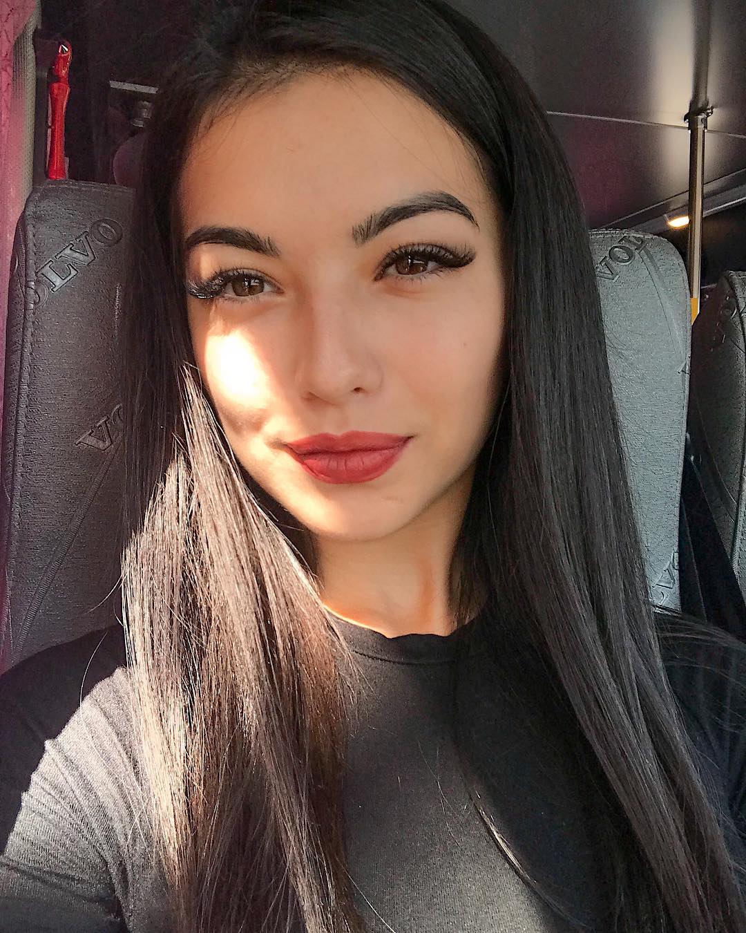 siyamore_ instagram image archive image