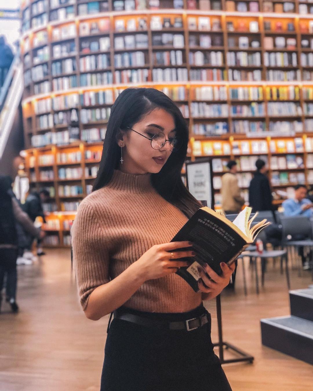 siyamore_ instagram image archive image