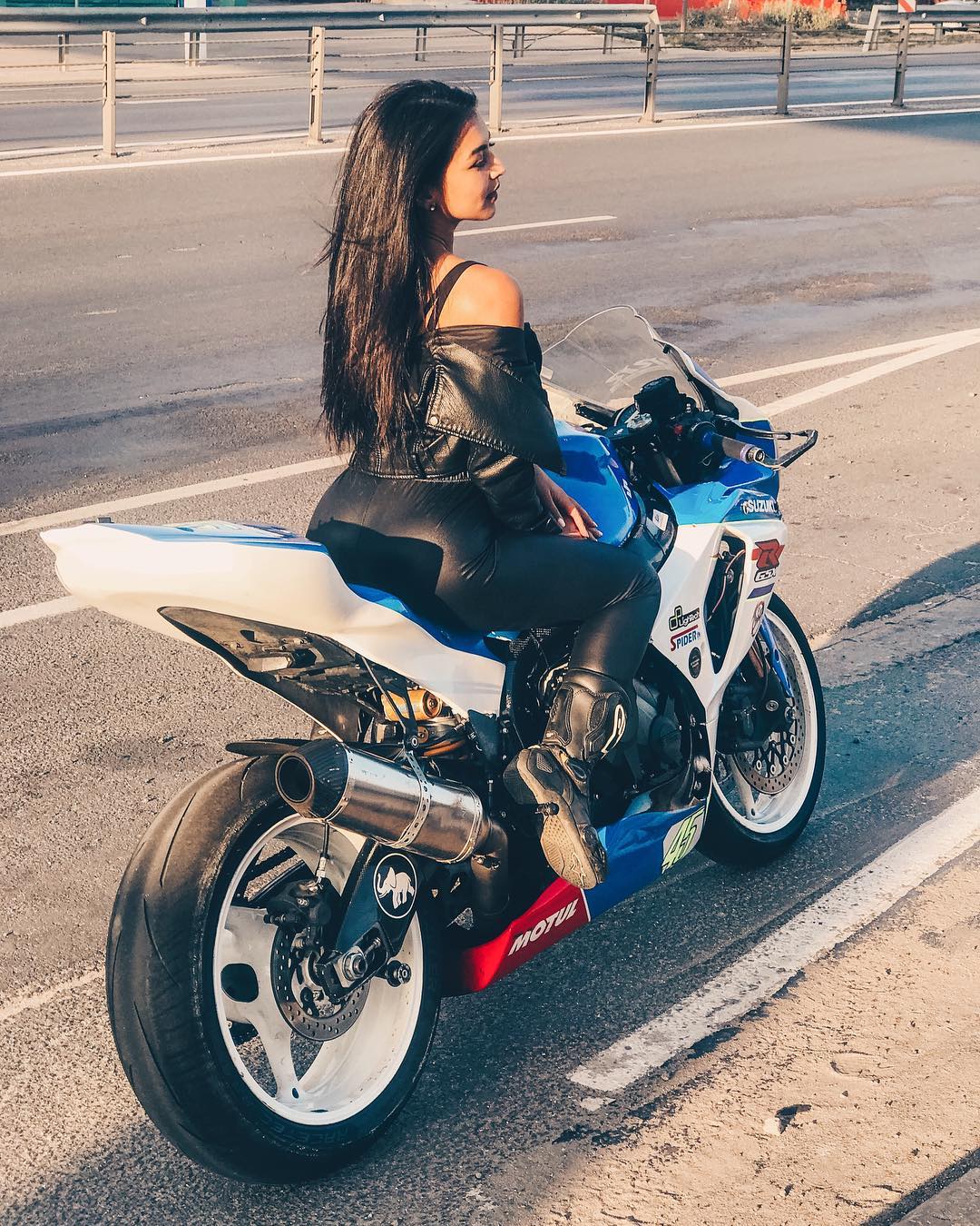 siyamore_ instagram image archive image