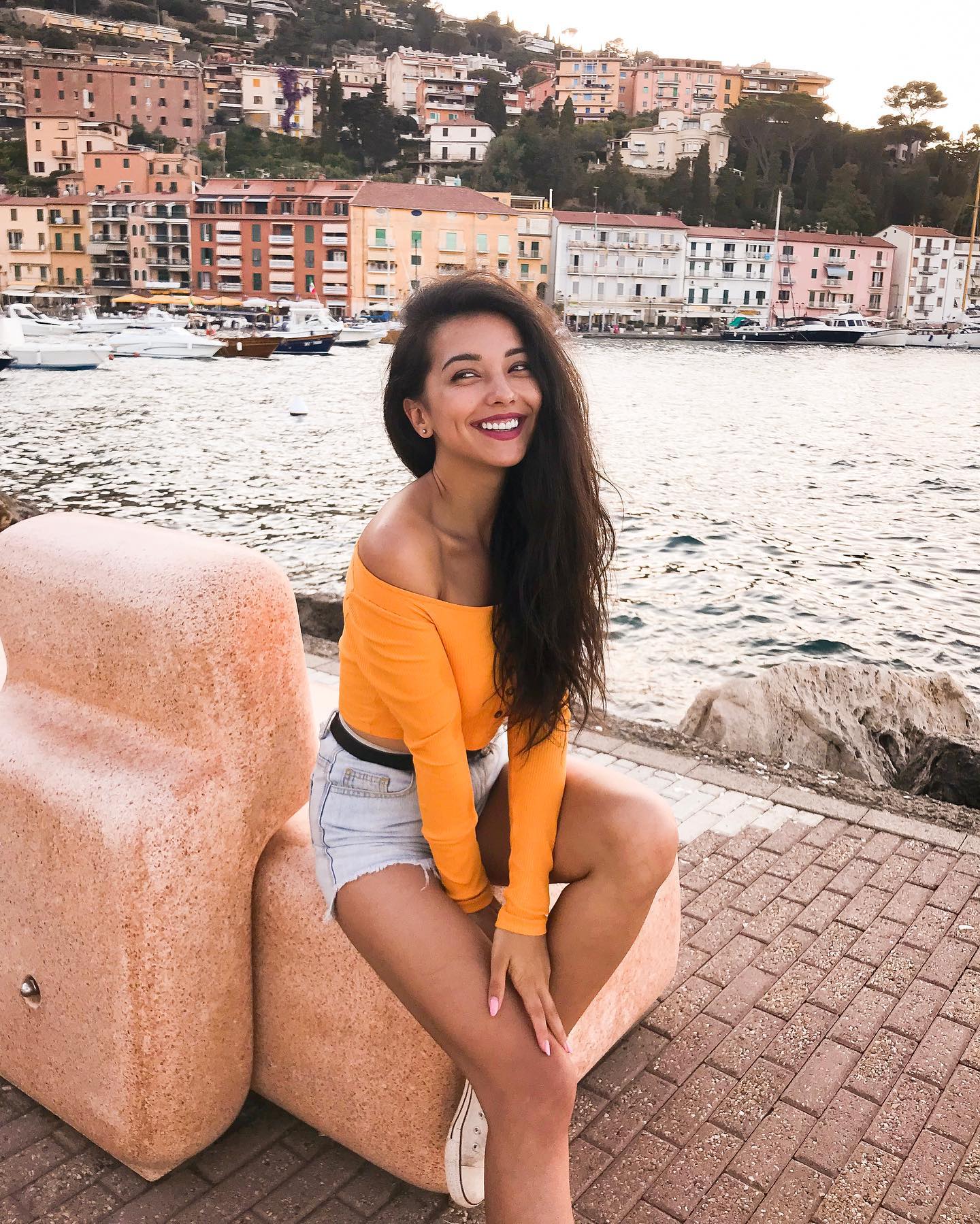 siyamore_ instagram image archive image