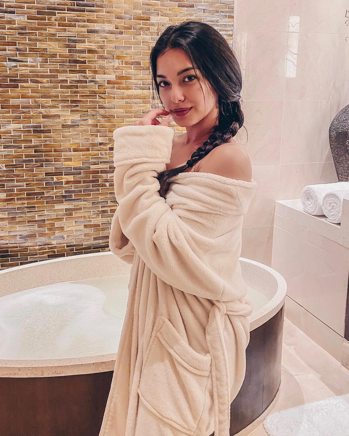 siyamore_ instagram image archive image