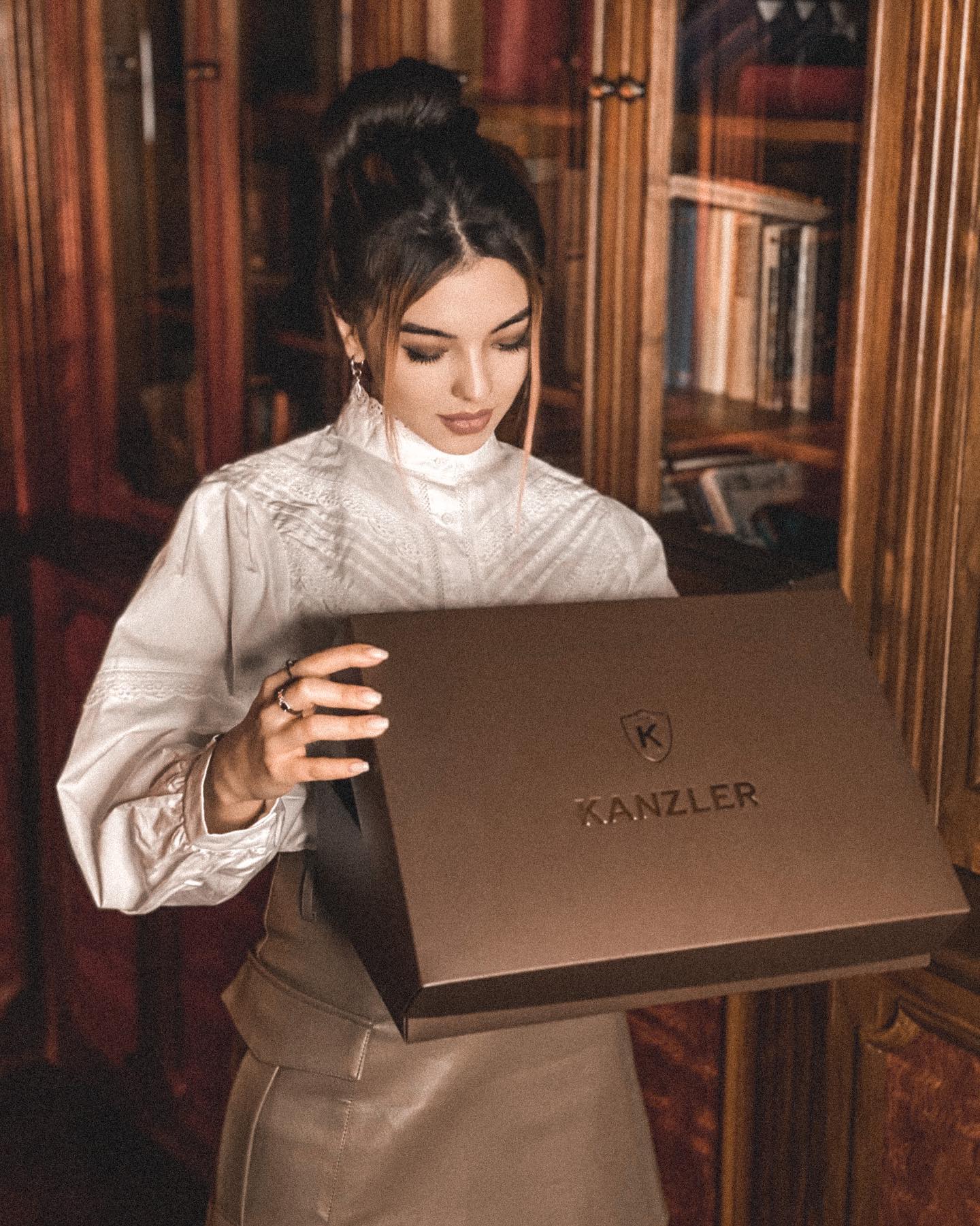 siyamore_ instagram image archive image