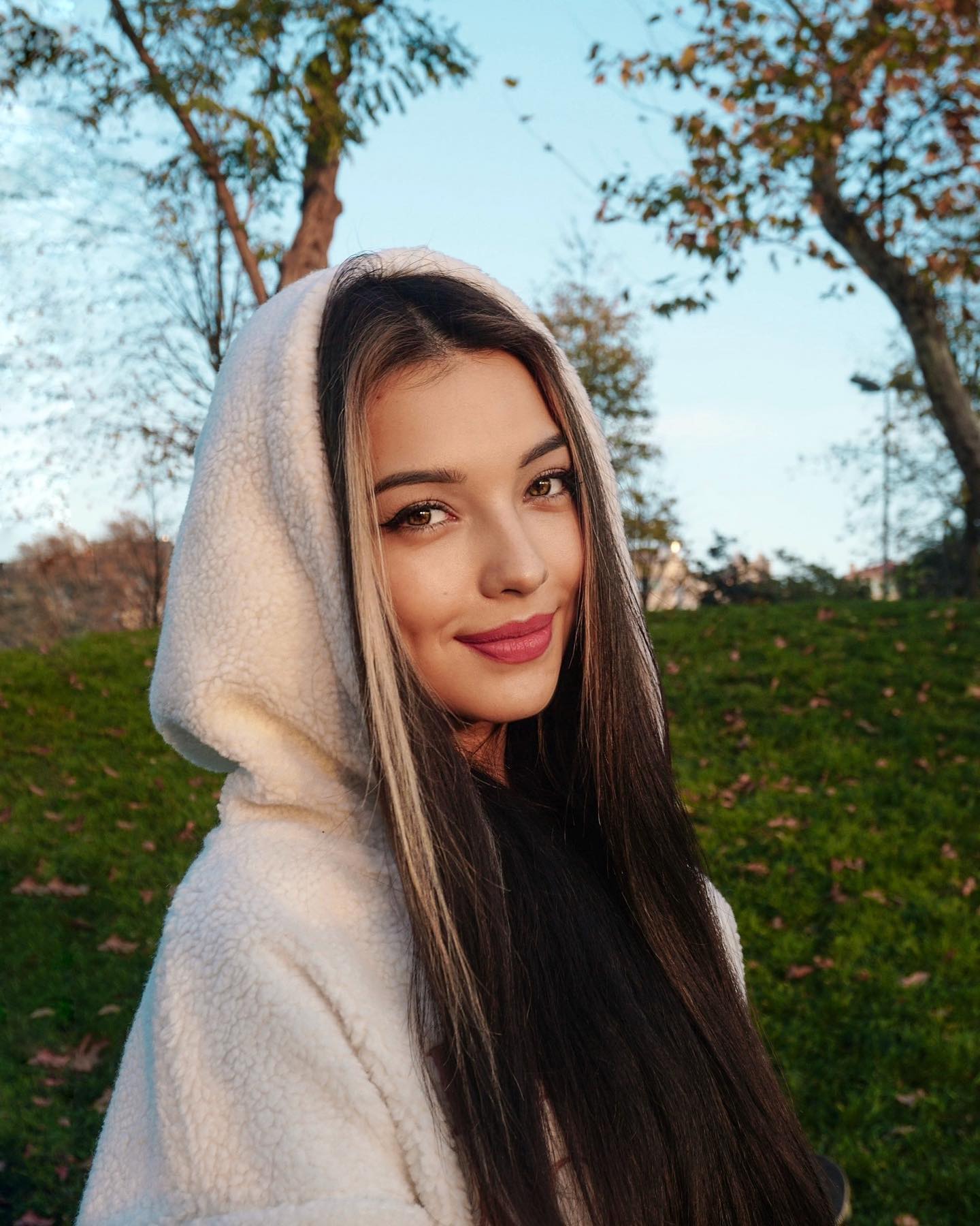 siyamore_ instagram image archive image