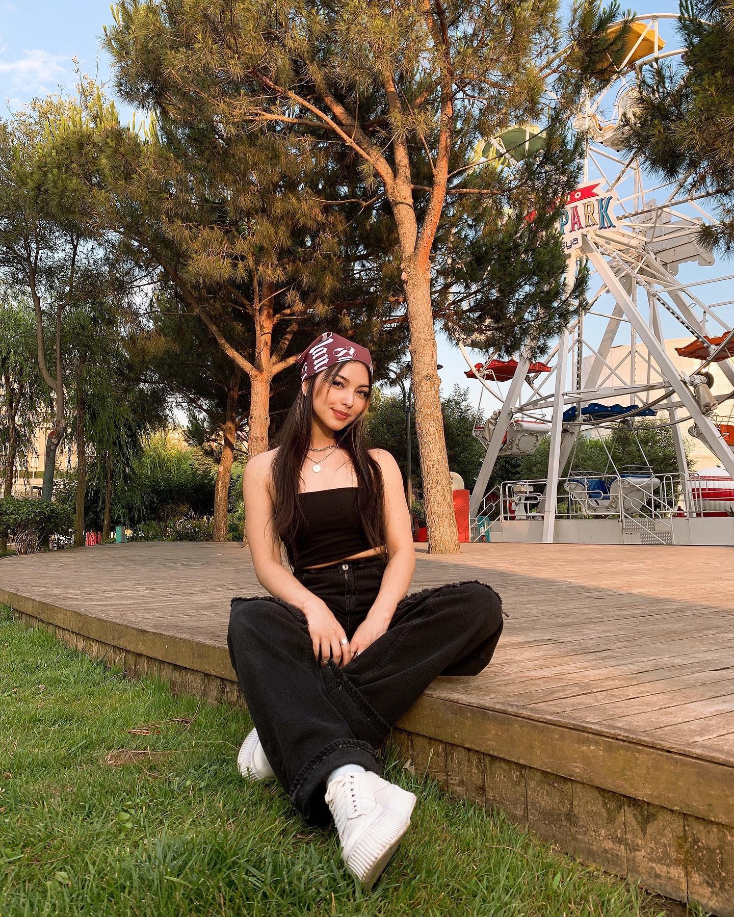 siyamore_ instagram image archive image