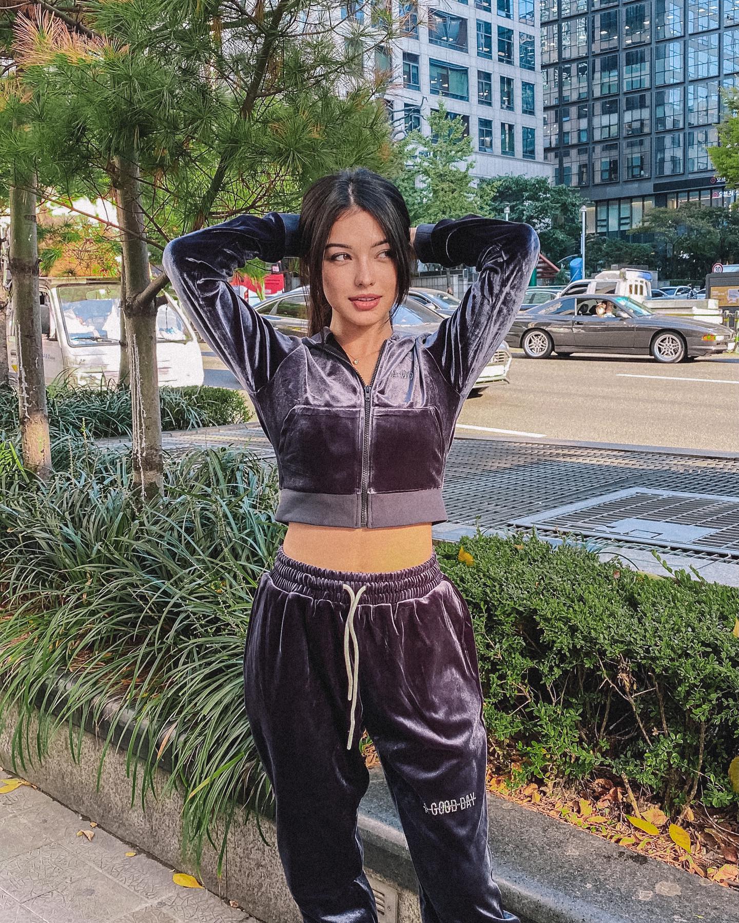 siyamore_ instagram image archive image