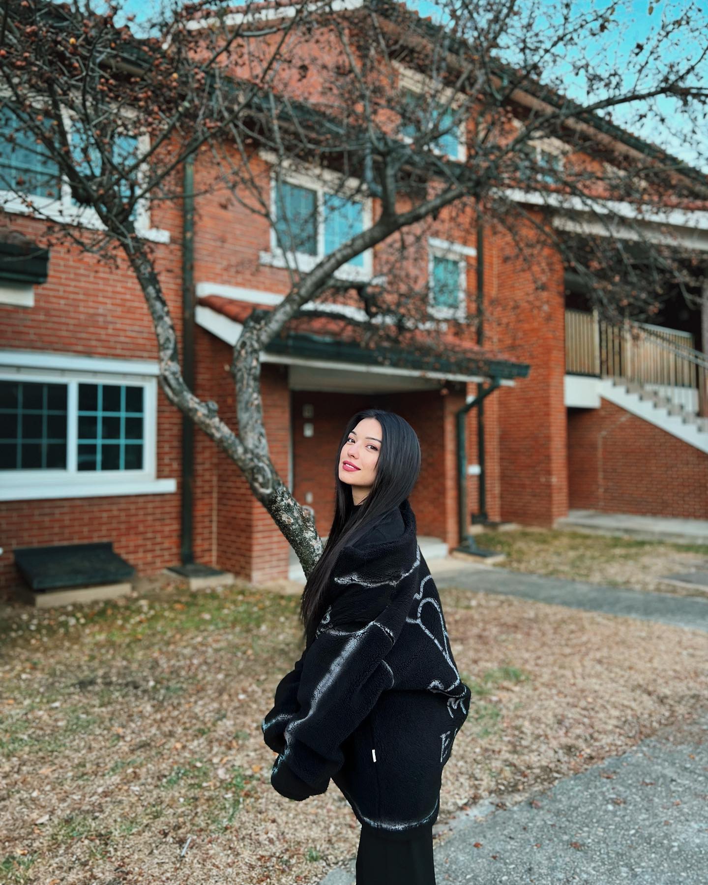 siyamore_ instagram image archive image