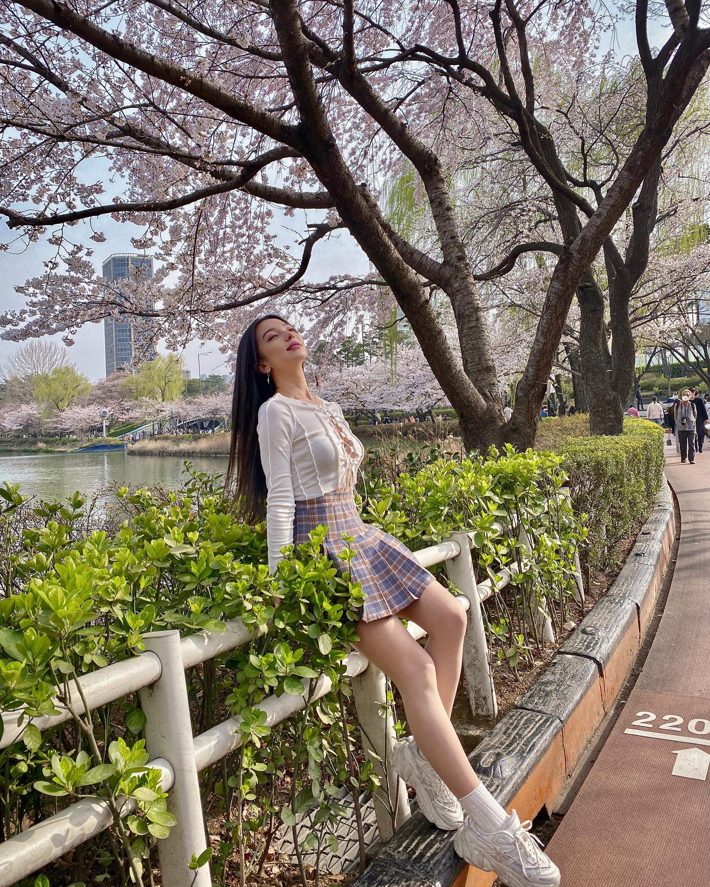 siyamore_ instagram image archive image