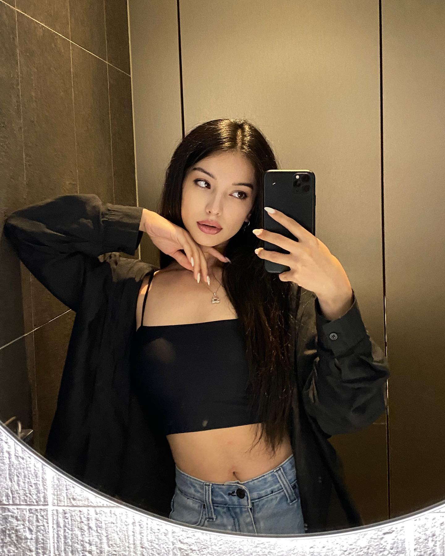 siyamore_ instagram image archive image