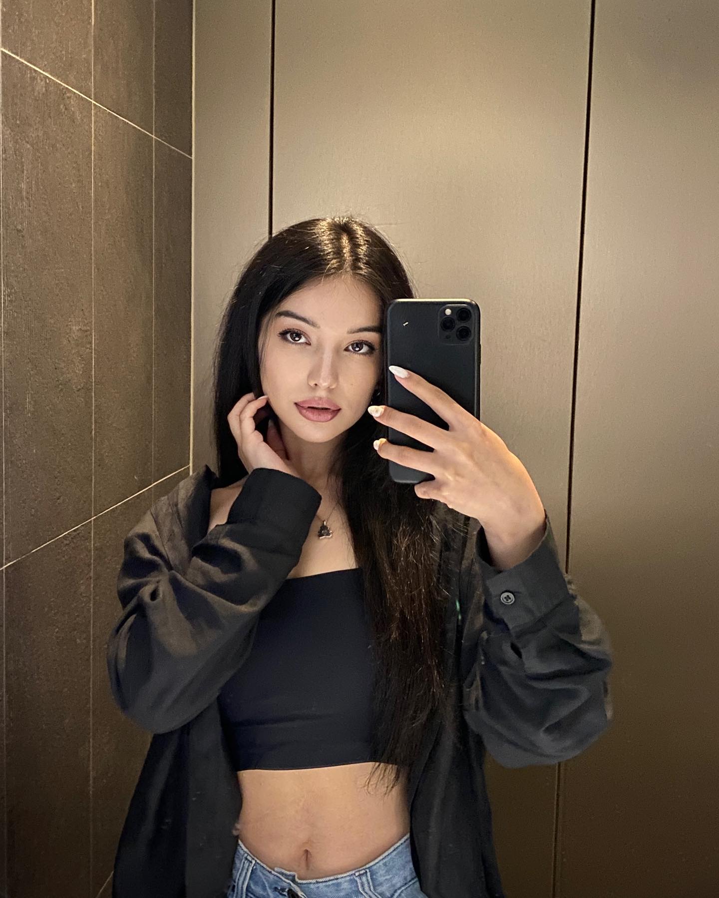 siyamore_ instagram image archive image