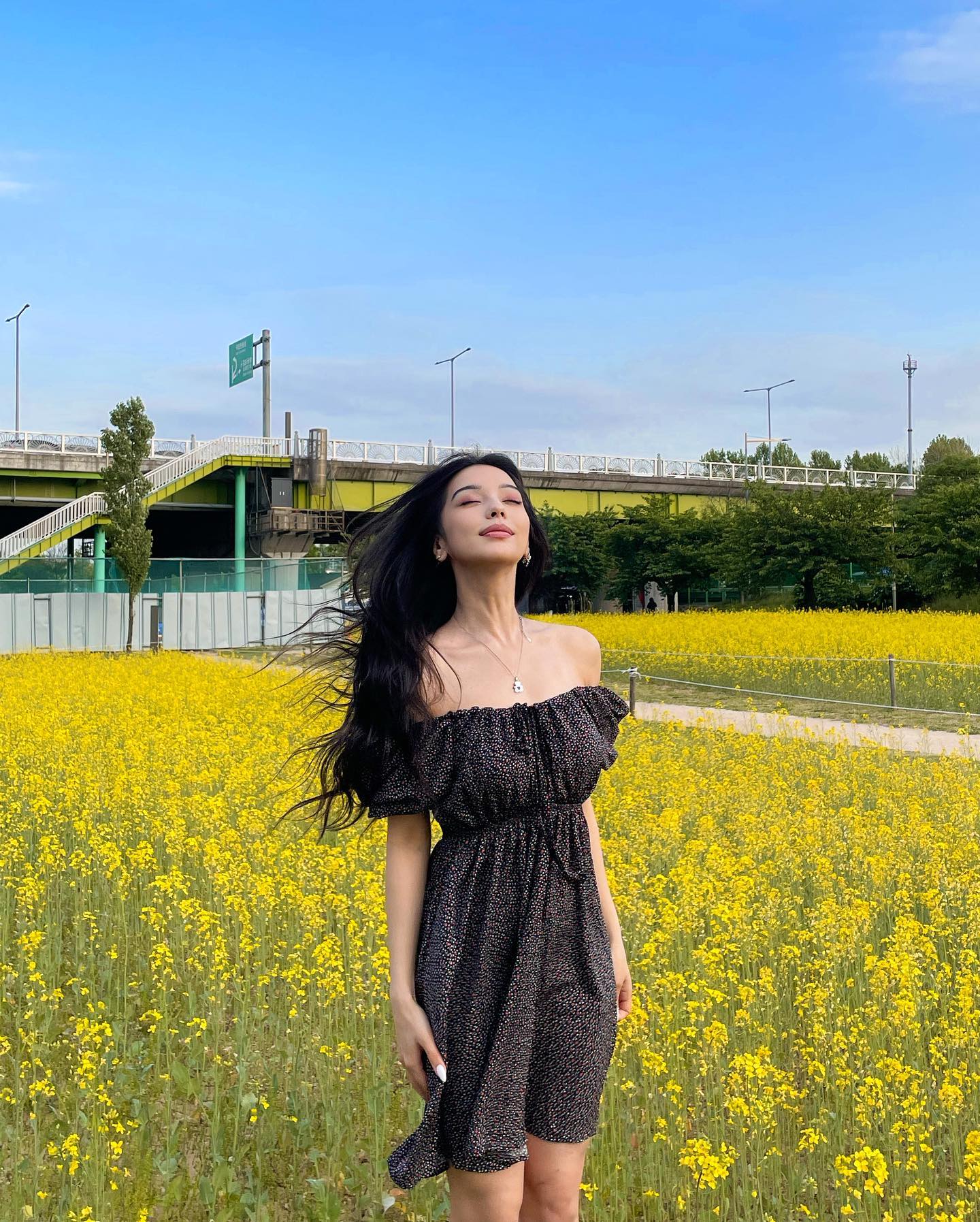 siyamore_ instagram image archive image