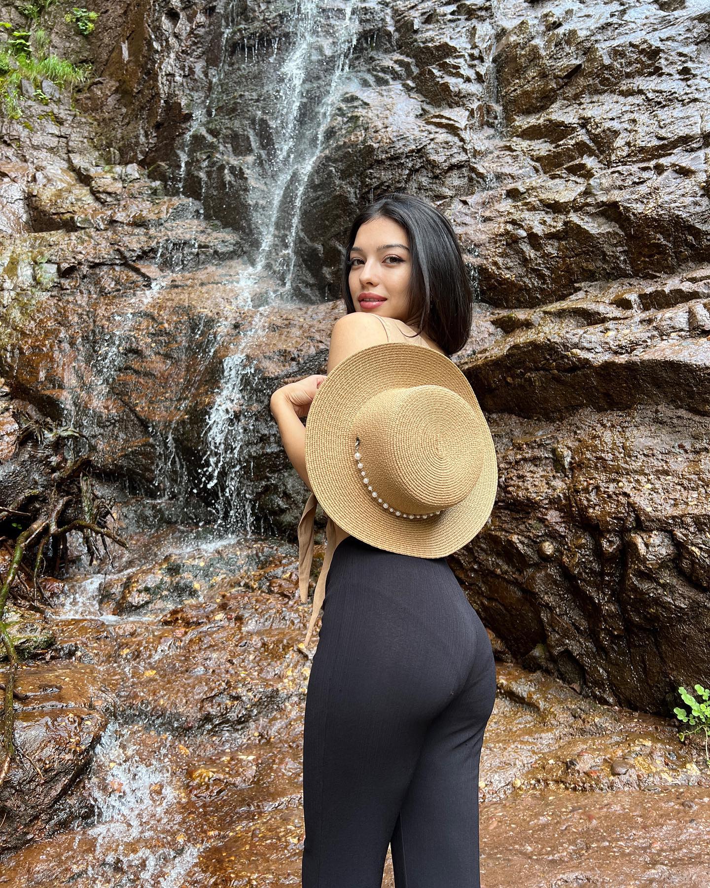 siyamore_ instagram image archive image