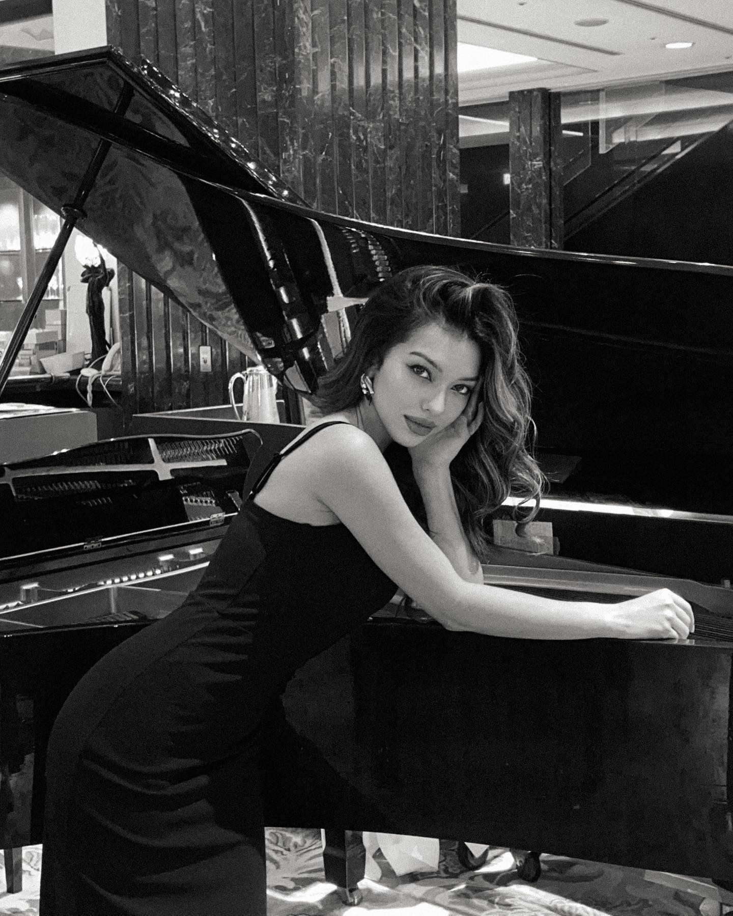 siyamore_ instagram image archive image