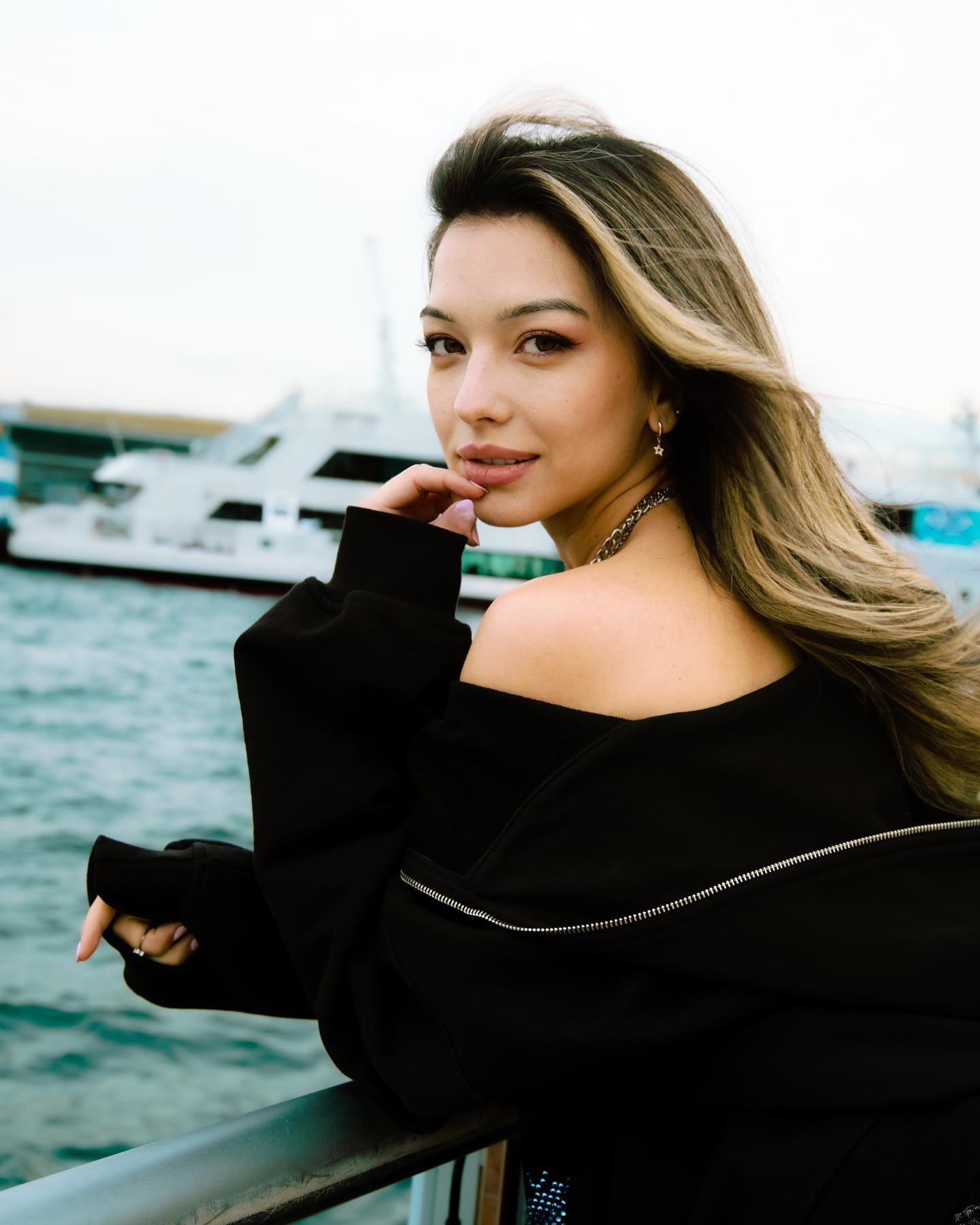 siyamore_ instagram image archive image