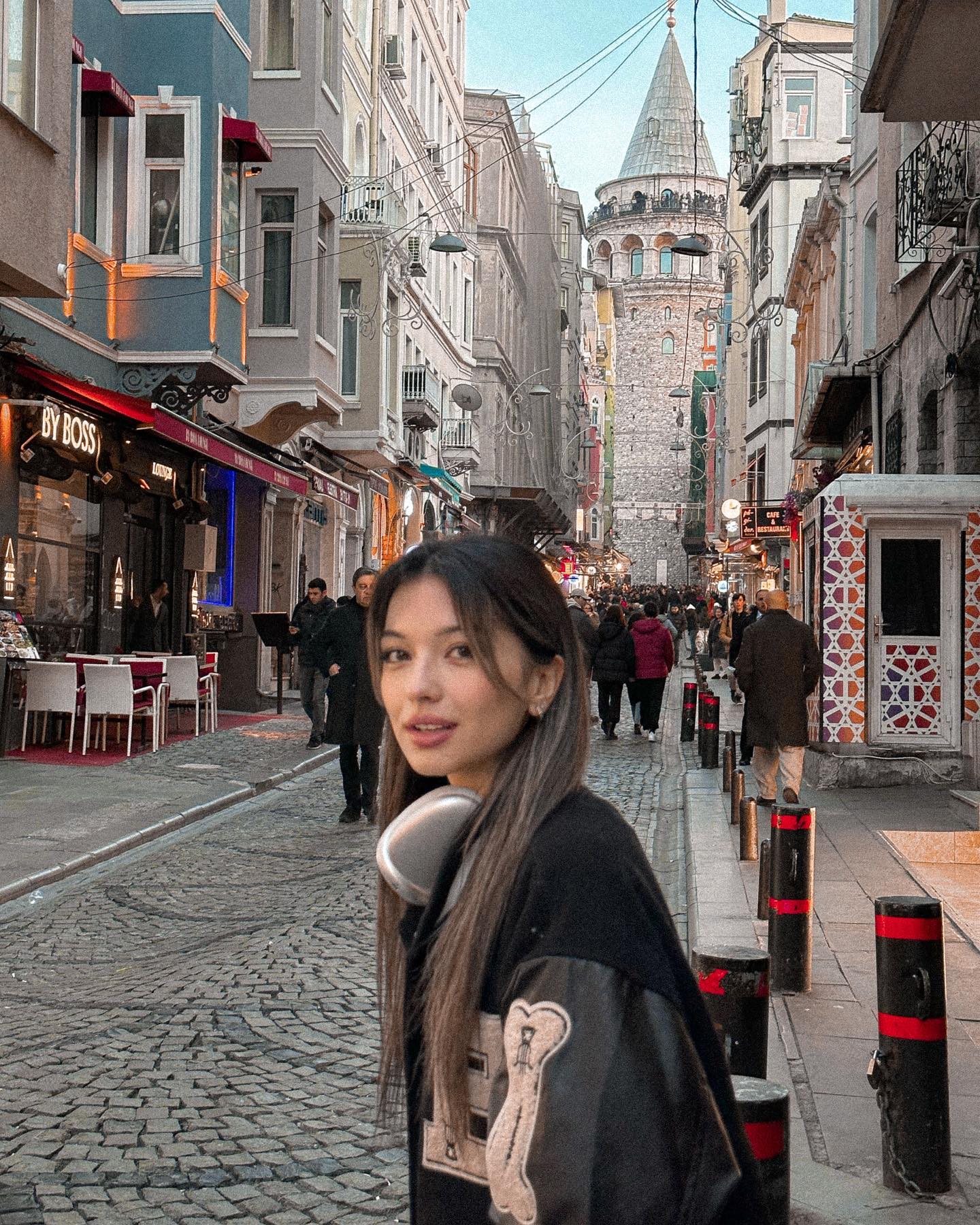 siyamore_ instagram image archive image